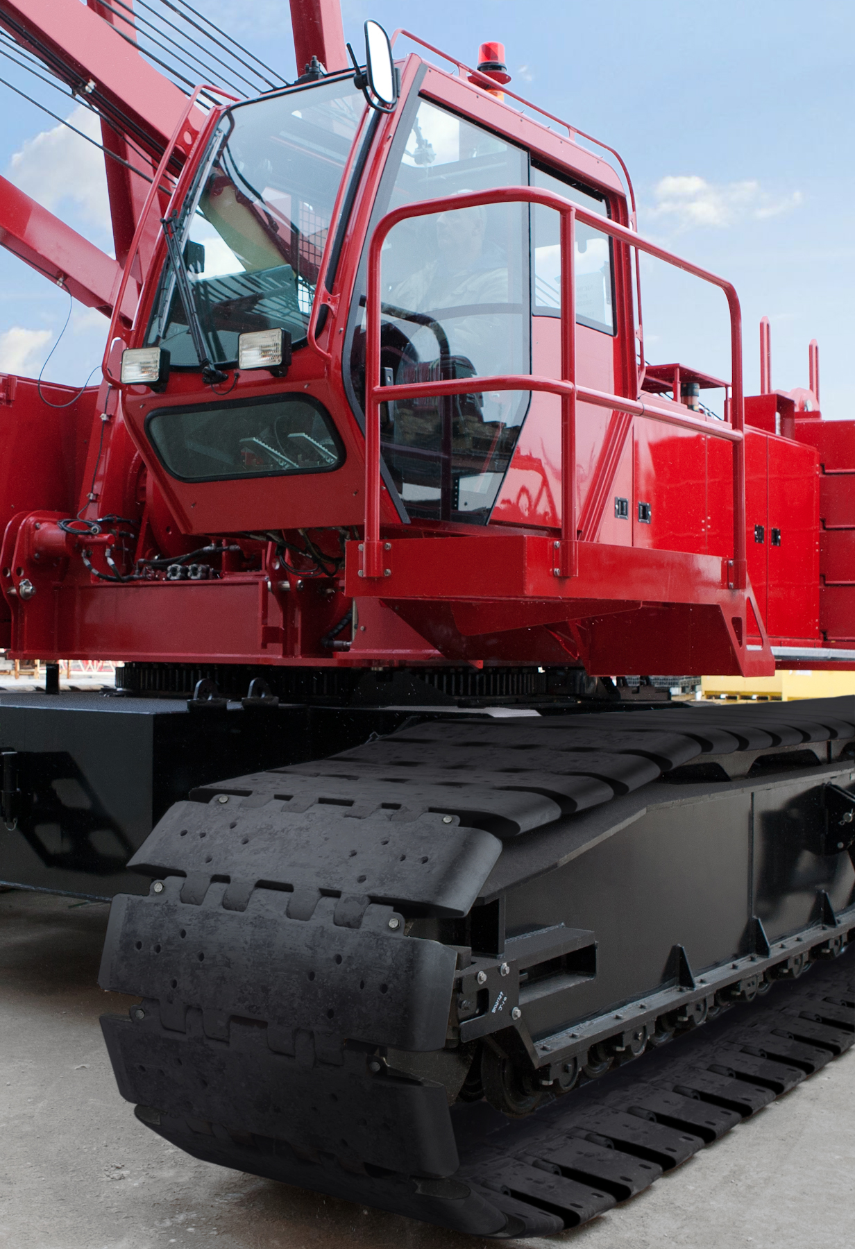Manitowoc rolls out the new MLC165 crawler crane Manitowoc