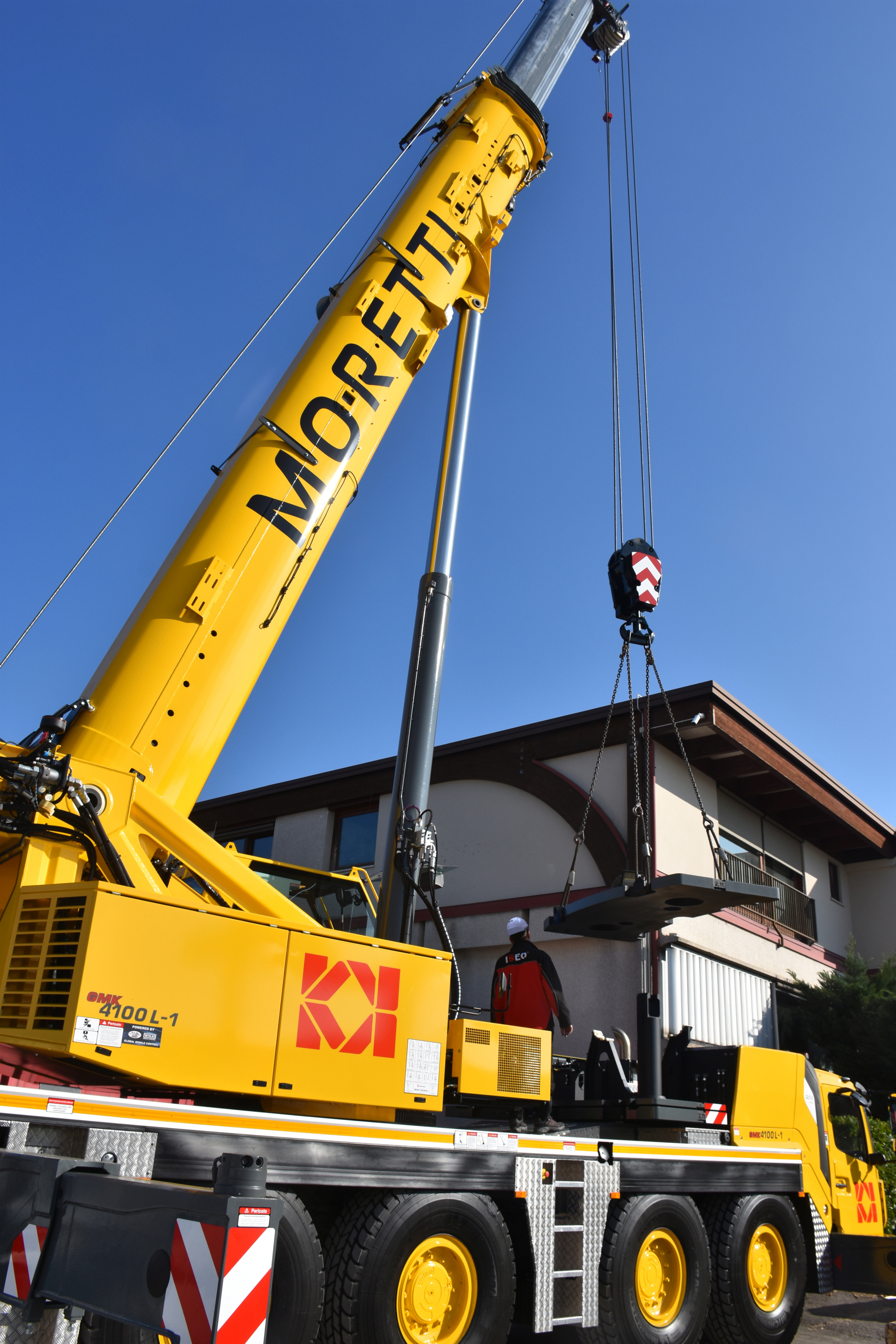 Moretti adds third Grove all-terrain crane to fleet with new