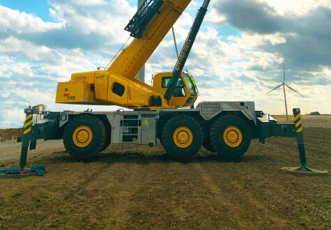 Earlier this year, Nebraska Crane’s GRT9165 performed maintenance work on wind turbines in Iowa. Nebraska-Crane-adds-strength-and-flexibility-to-its-fleet-with-a-Grove-GRT9165-1.jpg