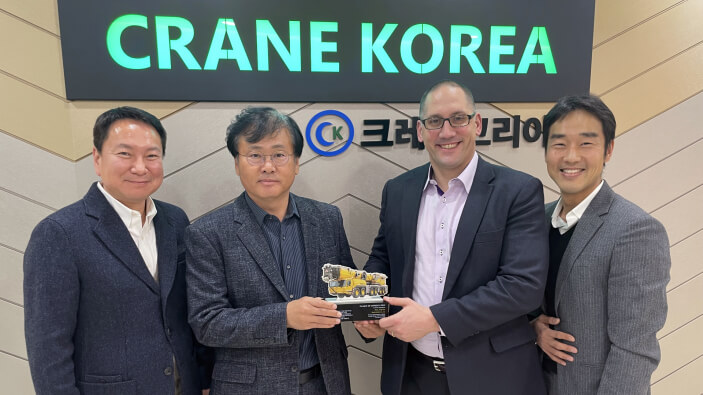 Crane-Korea-expands-its-fleet-with-two-new-Grove-five-axle-all-terrain-cranes.jpg