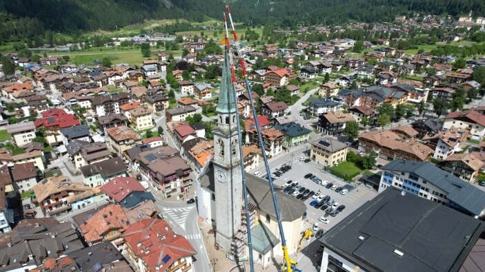 Two-Grove-all-terrain-cranes-team-up-to-repair-historic-Italian-church-1.jpg