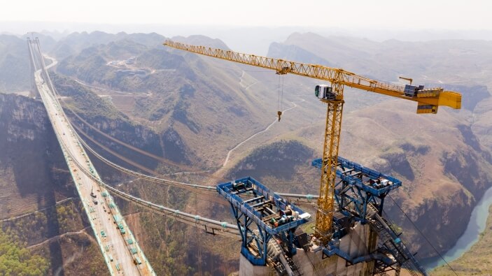 Potain-MCT-385-hits-new-heights-on-worlds-tallest-bridge-1.jpg