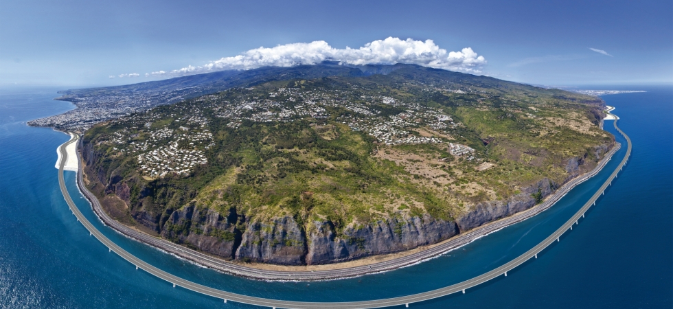Manitowoc-cranes-help-build-one-of-Europe-s-most-expensive-roads-in-La-Reunion-France.jpg
