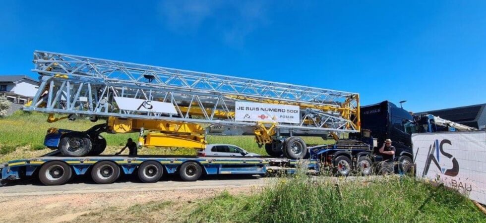 Belgian-Potain-dealer-BLE-sells-500th-self-erecting-crane-02.jpg