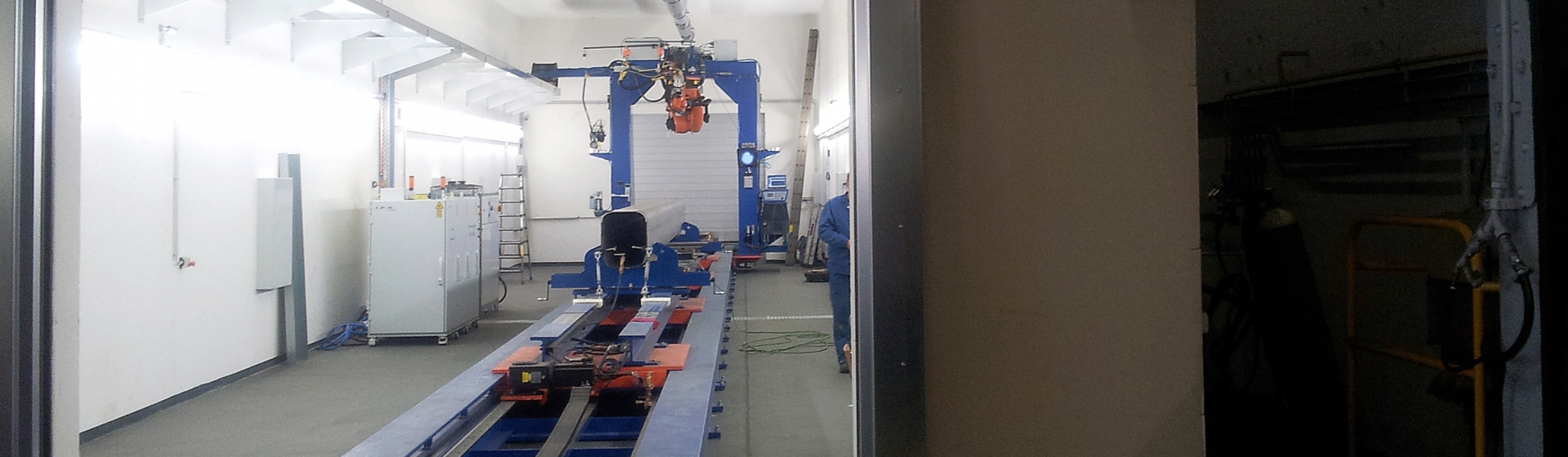 Manitowoc-laser-hybrid-welding-cutting-machine.jpg Manitowoc-laser-hybrid-welding-cutting-machine.jpg