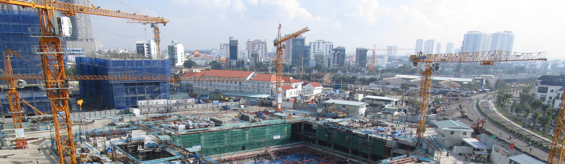 Potain-cranes-lead-construction-on-Vietnam-s-tallest-building-1.jpg