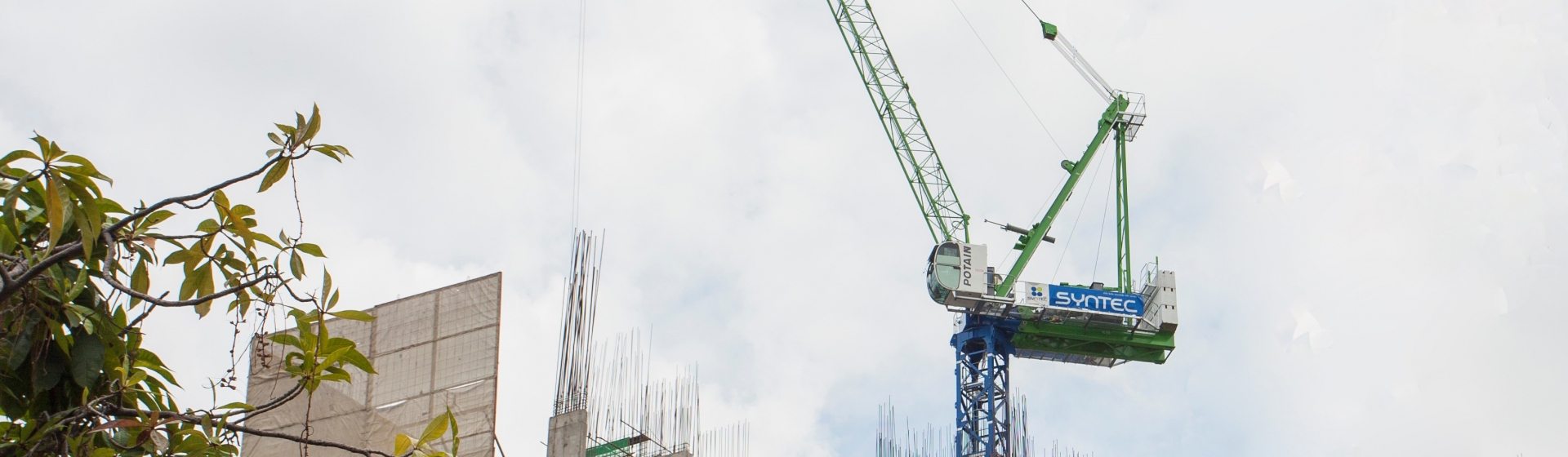 Syntec-Construction-takes-Thailand-s-first-Potain-MCR-160.jpg Syntec-Construction-takes-Thailand-s-first-Potain-MCR-160.jpg