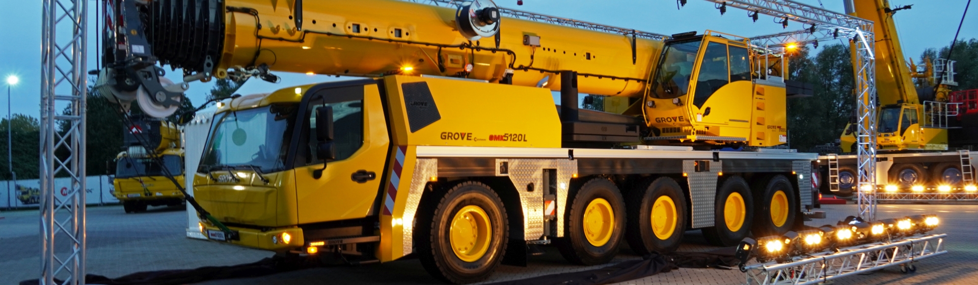 Grove GMK5120L Grove-presents-two-new-five-axle-all-terrain-cranes-at-customer-events-in-Wilhelmshaven--Grove-GMK5120L(2).jpg