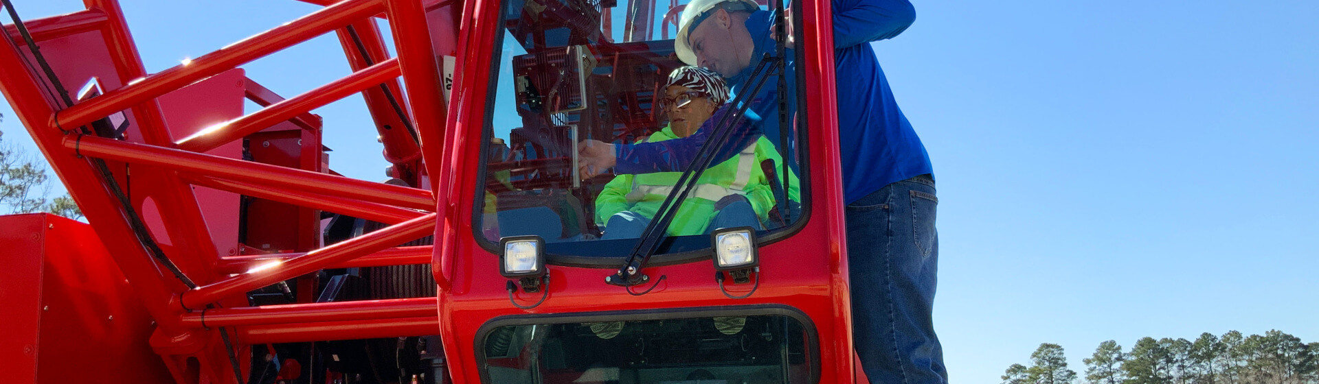 Students develop skills on a Manitowoc MLC150-1 lattice-boom crawler crane at the IUOE training center in Crosby, Texas. New-Manitowoc-MLC150-1-ensures-IUOEs-flagship-operator-training-center-stays-at-the-forefront-of-equipment-tech-1.jpg