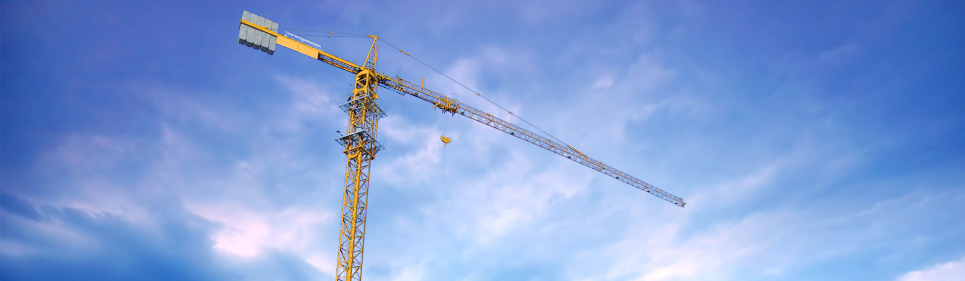 Two Potain MC 125 cranes are building a complex Metro project in Pune, India (image 2) Two Potain MC 125 cranes are building a complex Metro project in Pune, India (image 2)