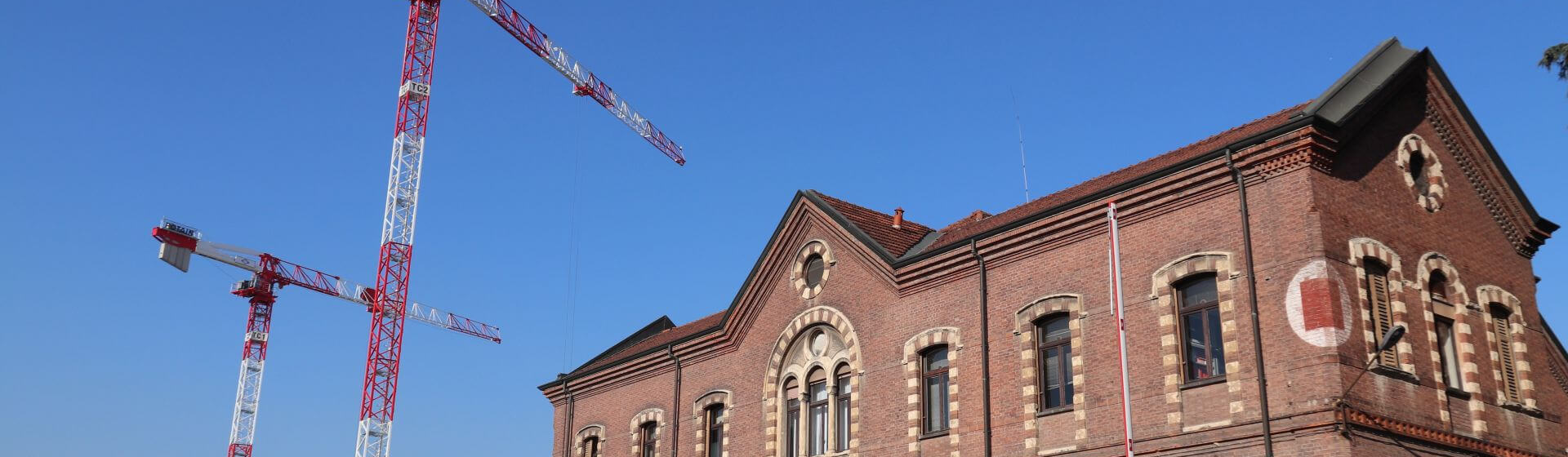 Potain-cranes-to-aid-major-renovation-of-historic-Milan-hospital-in-Italy-01.jpg