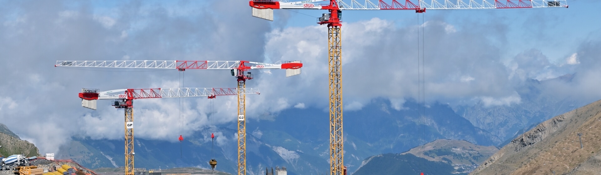 Potain-cranes-triumph-in-remote-French-Alps-cable-car-project-01.jpg