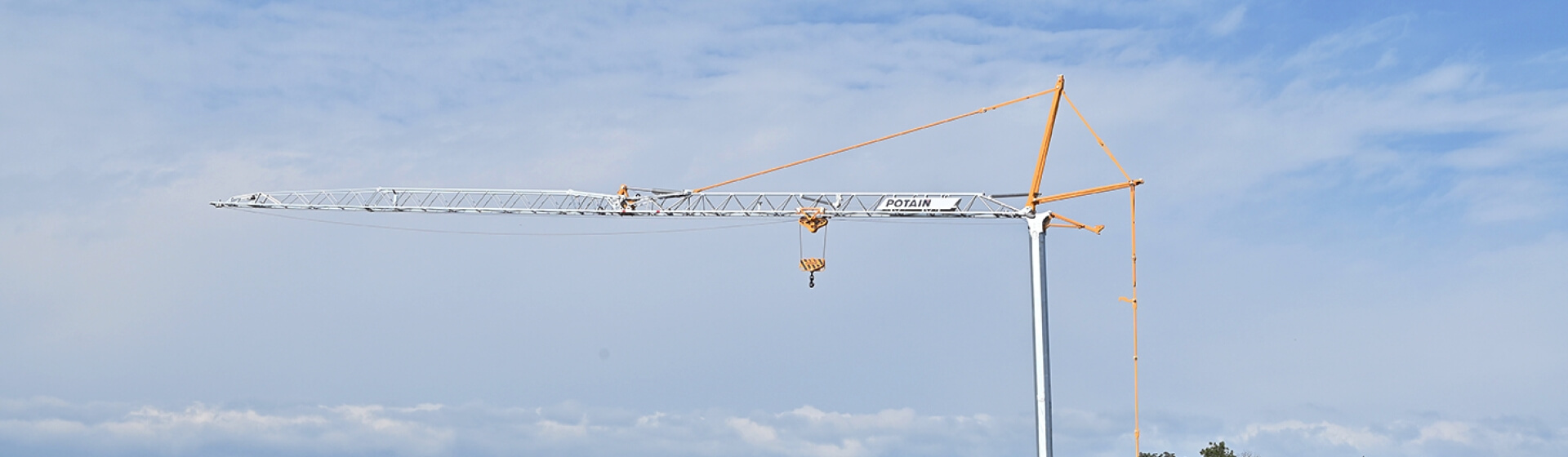 Potain-launches-first-crane-in-the-new-Evy-self-erecting-range-01.jpg