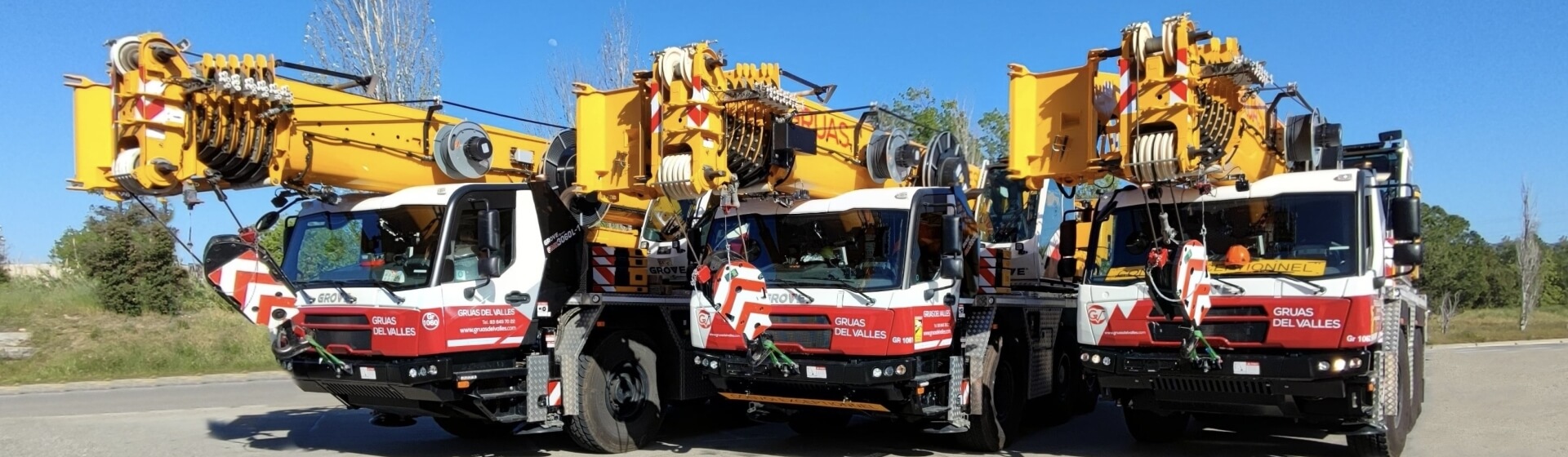 Gruas-del-Valles-receives-new-Grove-GMK3060L-1-cranes-01.jpg