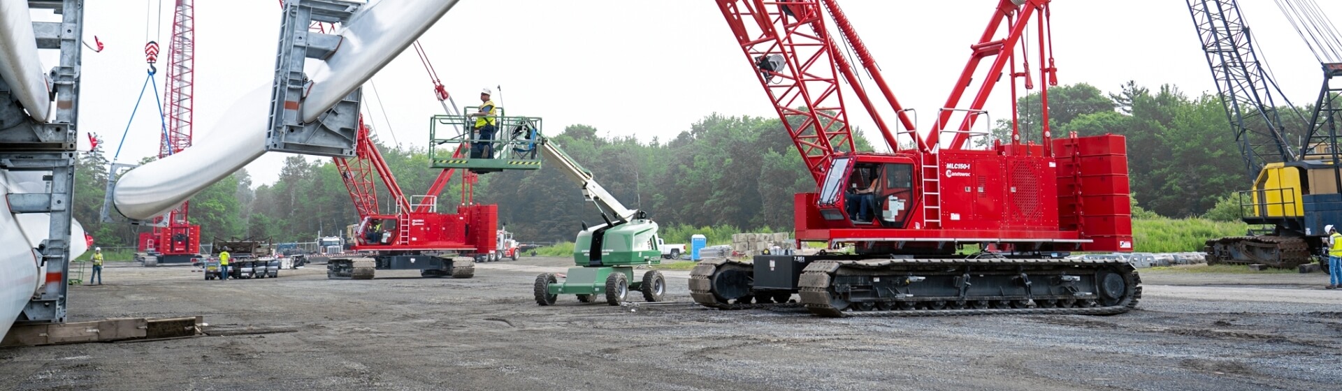 Manitowoc crawler cranes help boost wind energy expansion in Maine (image 1) Manitowocs-Crane-Control-System-helps-Sprague-Energy-manage-complex-lifts-01.jpg