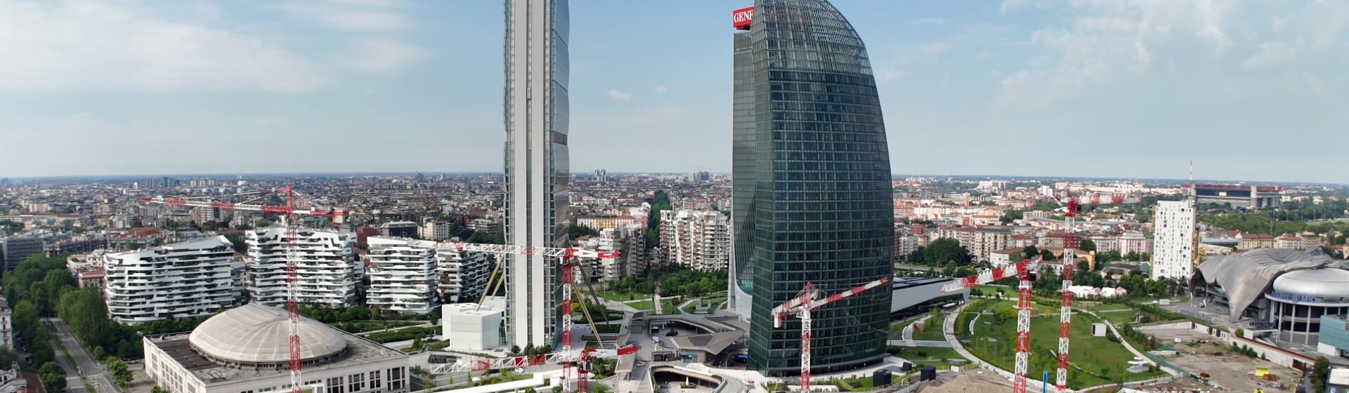 Eight-Potain-cranes-team-up-to-construct-Milans-stunning-new-CityWave-building-02.jpg