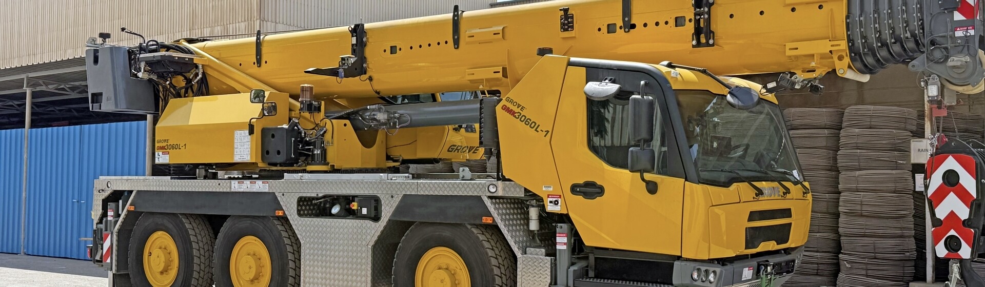 One of the new Grove GMK3060L-1 cranes. First-Grove-GMK3060L-1-cranes-in-Egypt-selected-for-mega-projects-1.jpg