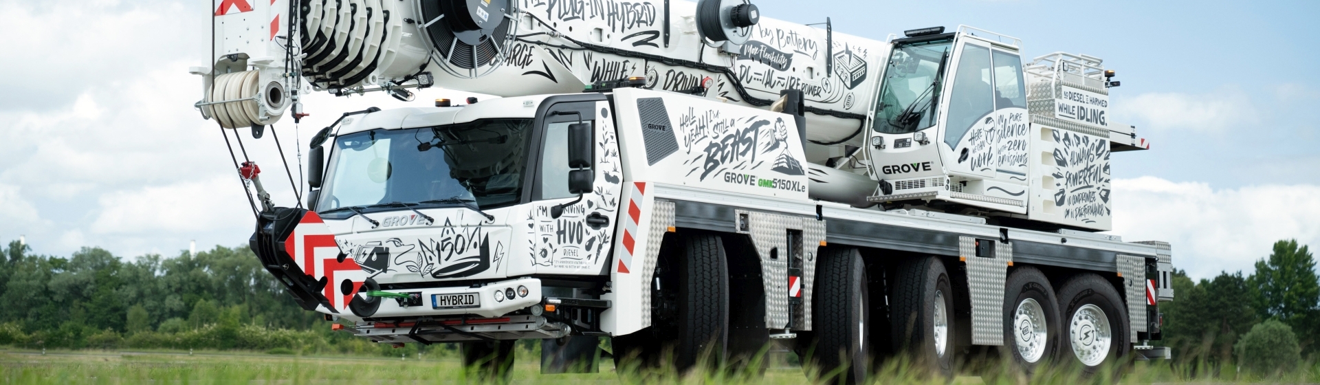 The eye-catching new Grove GMK5150XLe Plug-in Hybrid all-terrain crane is sure to the draw the crowds at Vertikal Days 2025. Manitowoc-brings-hybrid-innovation-and-total-lifecycle-dedication-to-Vertikal-Days-2025_01.jpg