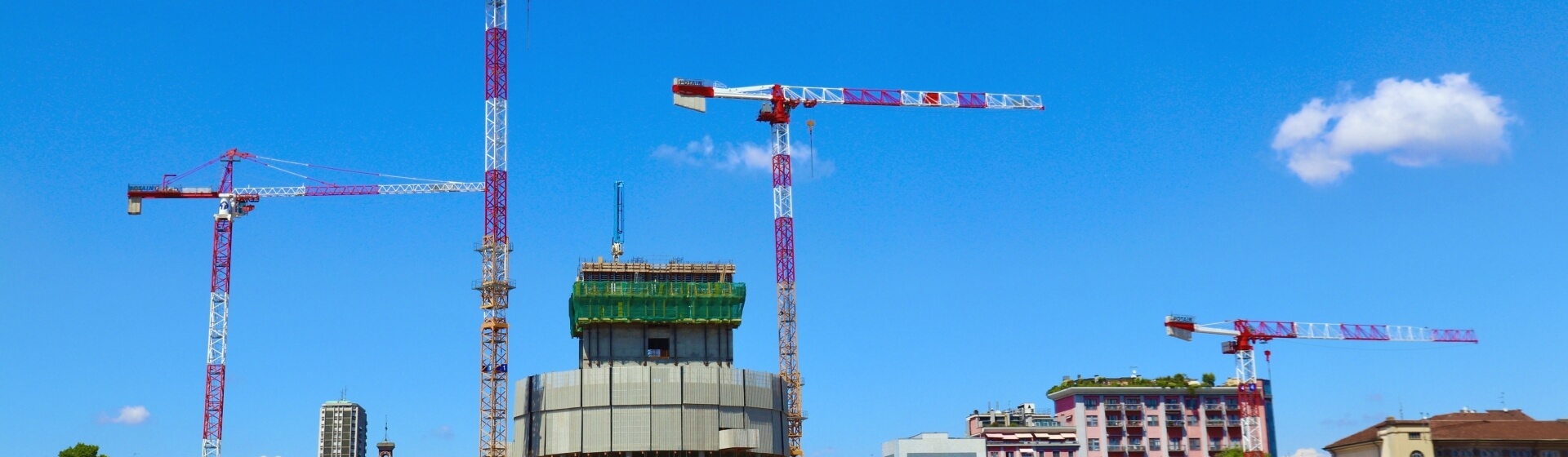 Four-Potain-cranes-drive-progress-at-Torre-Faro-in-Milan-for-energy-company-A2A_01.jpg