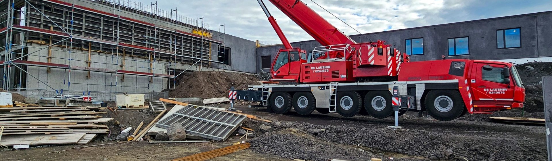 The new Grove GMK5250XL-1 for DS Lausnir. DS-Lausnir-adds-two-Grove-All-Terrain-cranes-equipped-for-Icelandic-winter-challenges-01.jpg
