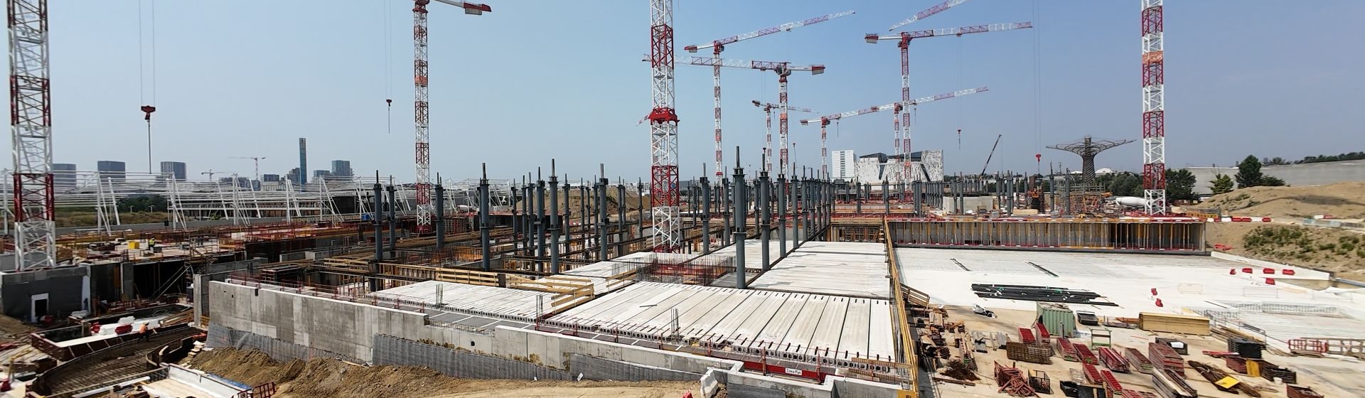 Large fleet of 17 Potain cranes emerge on Milan’s skyline (01) Large-fleet-of-17-Potain-cranes-emerge-on-Milans-skyline-01.jpg