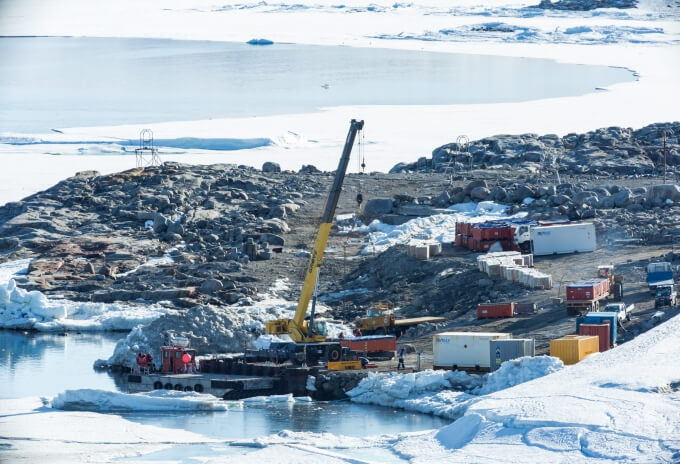 Grove RT540E deployed at Australian Antarctic station 1 Grove-RT540E-deployed-at-Australian-Antarctic-station-1.jpg