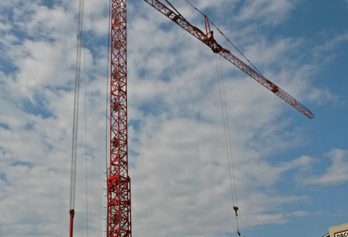 Quasius-Construction-finds-perfect-job-site-solution-with-Potain-self-erecting-tower-crane-01.jpg