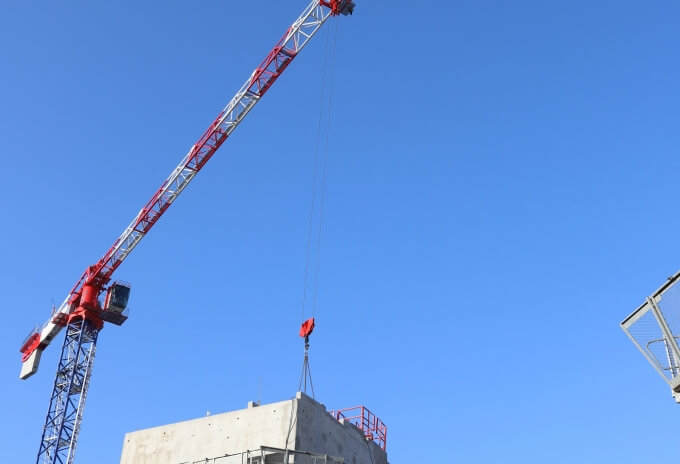 Eight-Potain-MDT-389-cranes-speed-construction-of-cutting-edge-medical-research-facility-04.JPG