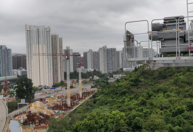 NFT-deploys-Potain-topless-cranes-for-Hong-Kong-housing-project-03.jpg