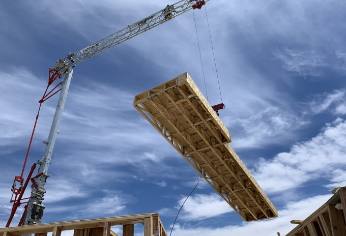 Potain Hup M 28-22 self-erecting tower crane fast-tracks apartment project in Nevada (Picture 4) Potain-Hup-M-28-22-self-erecting-tower-crane-fast-tracks-apartment-project-in-Nevada-04.jpeg