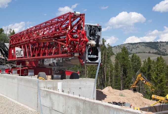 Potain-cranes-drive-efficiency-for-Pinetop-Custom-Homes-04.jpg