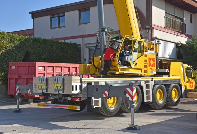 Moretti-adds-third-Grove-all-terrain-crane-to-fleet-with-new-GMK4100L-1-(2).jpg