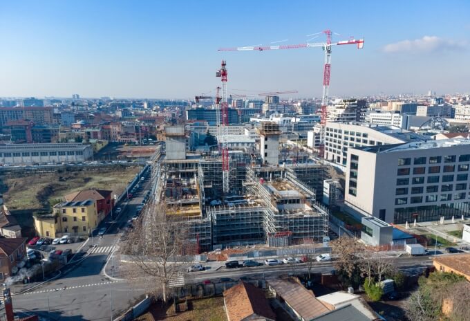 Three-Potain-cranes-deployed-for-Symbiosis-urban-regeneration-project-in-Milan-Italy-03.jpg