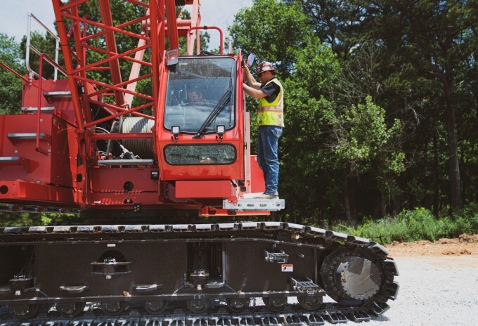 HEC-students-engage-in-MLC100-1-assembly-safety-class-as-Georgia-campus-takes-delivery-of-new-crawler-crane-02.jpg