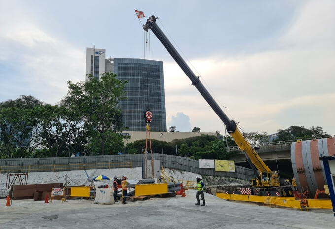 Singapore’s first Grove GMK5250XL-1 delivered to Sin Heng Heavy Machinery (Picture 3) Singapores-first-Grove-GMK5250XL-1-delivered-to-Sin-Heng-Heavy-Machinery-03.jpg