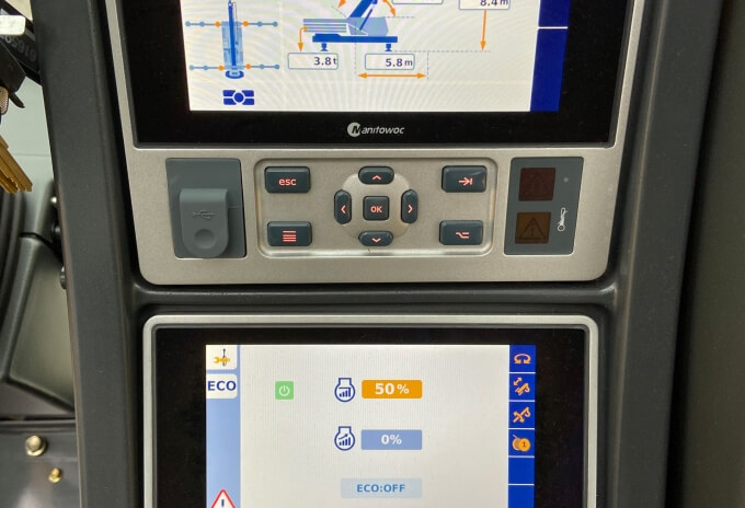 The user-friendly Crane Control System (CCS) interface helps the operator to complete jobs quickly and accurately. Five-key-points-to-know-about-the-Grove-GRT655-GRT655L-rough-terrain-crane-3.jpg