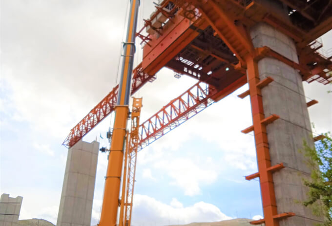 Grúas Alhambra’s Grove GMK5250L supports the construction of a high-speed train bridge in Loja, Granada. Reliable-performance-and-service-leads-Gruas-Alhambra-to-invest-in-more-Grove-all-terrain-cranes-2.jpg
