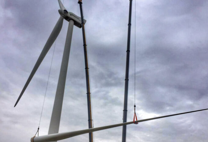 Grúas Alhambra’s Grove GMK5250L and GMK5250L-1 carry out a tandem lift for a wind turbine blade replacement in Almeria. Reliable-performance-and-service-leads-Gruas-Alhambra-to-invest-in-more-Grove-all-terrain-cranes-3.jpg