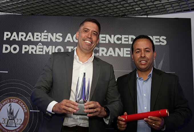 Top-Crane-Brasil-awards-crane-rental-companies-for-outstanding-performances-of-their-Manitowoc-cranes-2.JPG