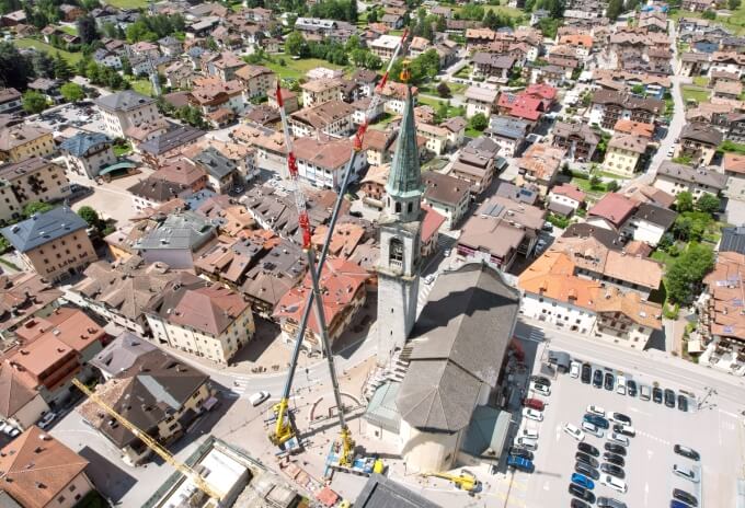 Two-Grove-all-terrain-cranes-team-up-to-repair-historic-Italian-church-3.jpg