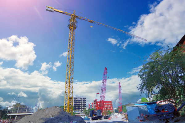 Two Potain MC 125 cranes are building a complex Metro project in Pune, India (image 4)