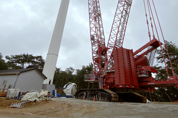 Manitowoc-MLC650-makes-turbine-installation-a-breeze-on-South-Korean-wind-farm-3.jpg