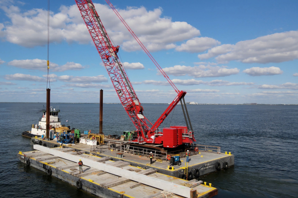 Mega-fleet-of-Manitowoc-crawler-cranes-creates-a-new-chapter-in-the-history-of-iconic-Florida-bridge-1.jpg
