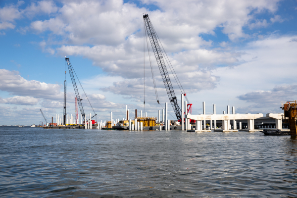 Mega-fleet-of-Manitowoc-crawler-cranes-creates-a-new-chapter-in-the-history-of-iconic-Florida-bridge-6.jpg