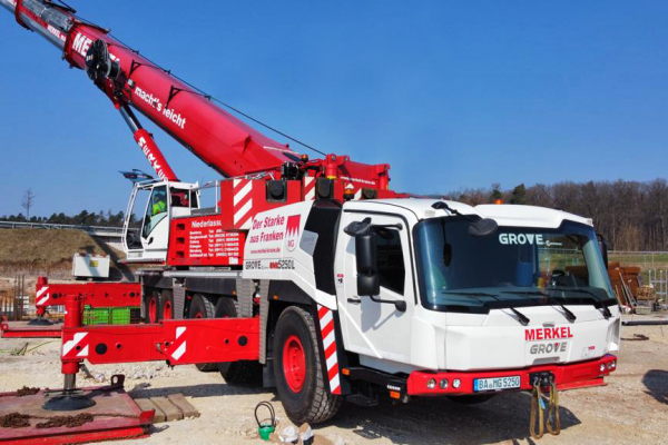 Merkel-Autocrane-selects-Grove-pair-for-complex-tandem-lift-1.jpg