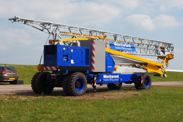 Montarent-inks-order-for-15-Potain-self-erecting-cranes-on-day-one-of-bauma-2022-2.JPG