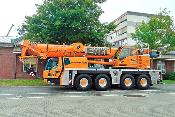 Engl-expands-crane-rental-fleet-with-new-Grove-GMK4100L-2-all-terrain-crane-2.jpg