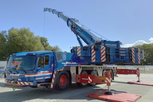 German-company-Gustav-Seeland-makes-new-Grove-GMK5250XL-1-its-largest-crane-2.jpg