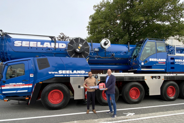 German-company-Gustav-Seeland-makes-new-Grove-GMK5250XL-1-its-largest-crane-4.jpg