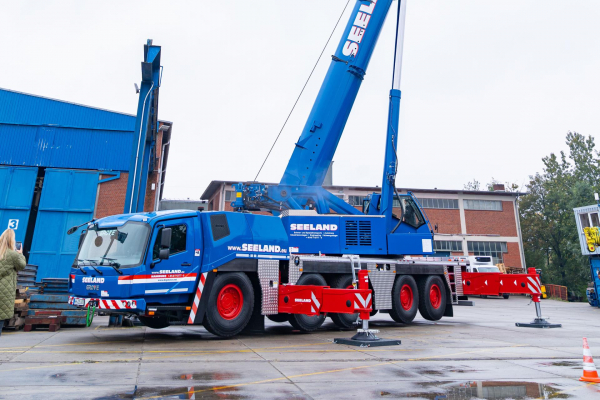 German-company-Gustav-Seeland-makes-new-Grove-GMK5250XL-1-its-largest-crane-7.jpg